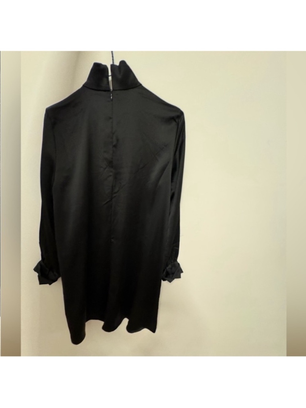 Black satin long sleeve knee length dress flowy - Picture 7 of 11
